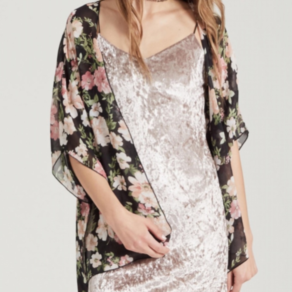 Adam Levine pink and black floral print kimono size XS boho festival